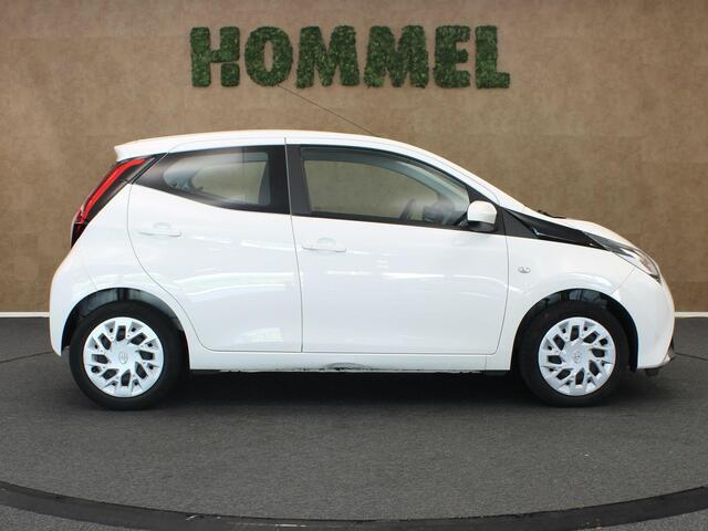 Toyota AYGO 1.0 VVT-i x-play limited - ORIGINEEL NEDERLANDSE AUTO - APPLE CARPLAY & ANDROID AUTO - ACHERUITRIJCAMERA - AIRCO - NAVIGATIE