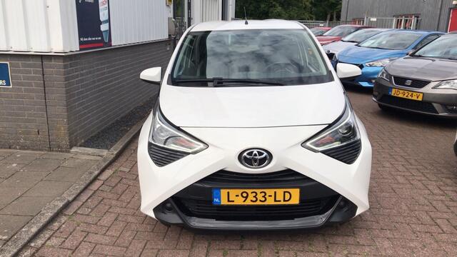 Toyota AYGO 1.0 VVT-i x-play