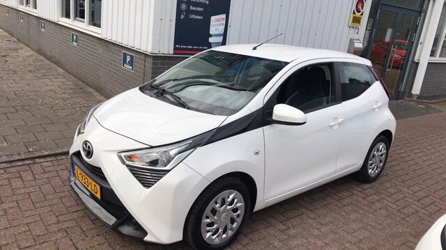 Toyota AYGO 1.0 VVT-i x-play