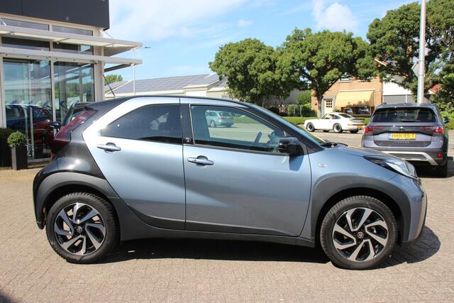 Toyota AYGO X 1.0 S-CVT Envy Automaat | Parkeersensoren | Stoelverwarming | Keyless |