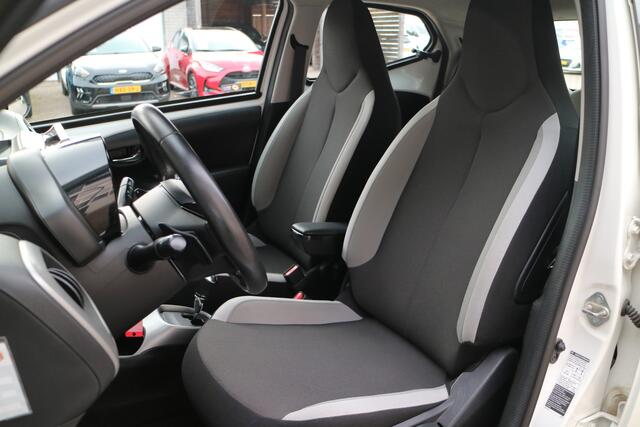 Toyota AYGO 1.0 VVT-i x-play | Carplay | Camera | Led |