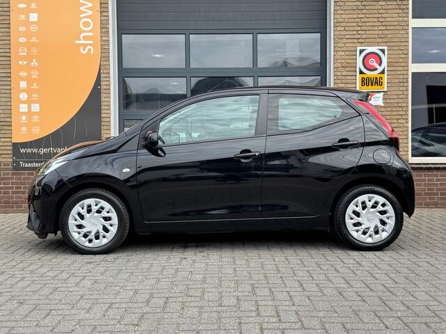 Toyota AYGO 1.0 VVT-I X-PLAY LIMITED 5-DRS AIRCO/NAVI/LED/CAMERA/NL-AUTO/1E EIG.
