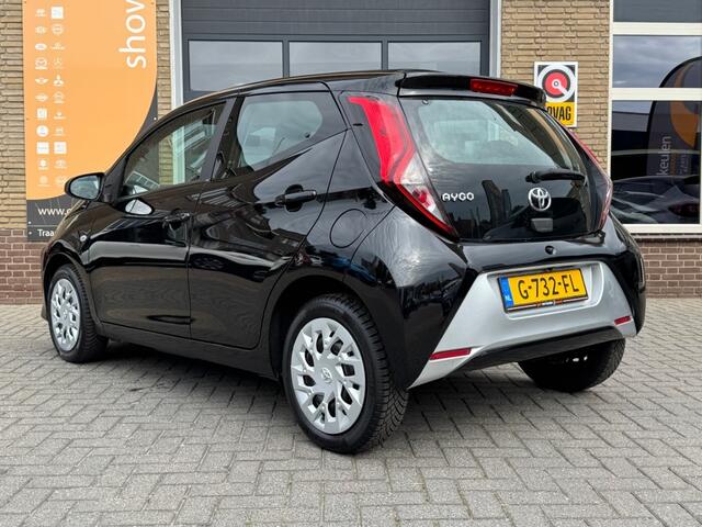 Toyota AYGO 1.0 VVT-I X-PLAY LIMITED 5-DRS AIRCO/NAVI/LED/CAMERA/NL-AUTO/1E EIG.