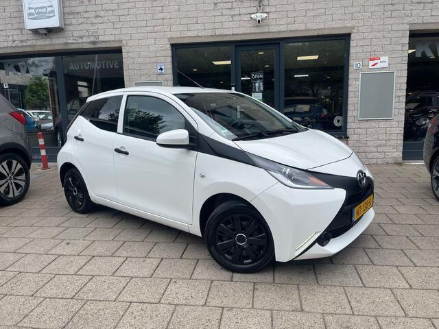 Toyota AYGO 1.0 VVT-i x-now 5Deurs Airco CarPlay NAP