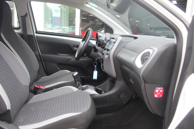 Toyota AYGO 1.0 VVT-i x-play