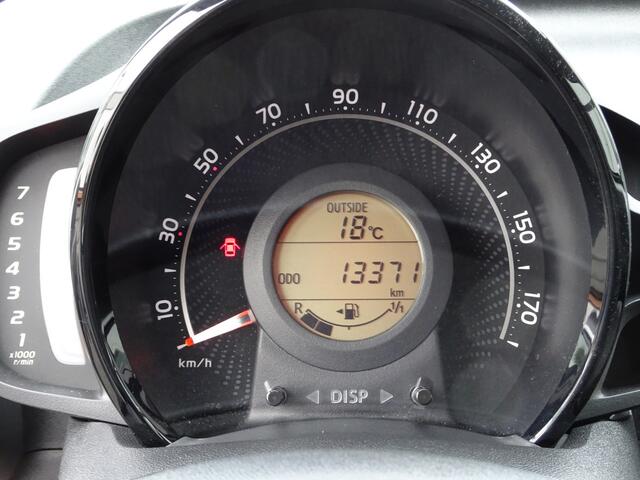 Toyota AYGO 1.0 VVT-i x-play Airco, carplay, Achteruitrijcamera, X-play, elektrische ramen, centrale vergrendeling, enz.