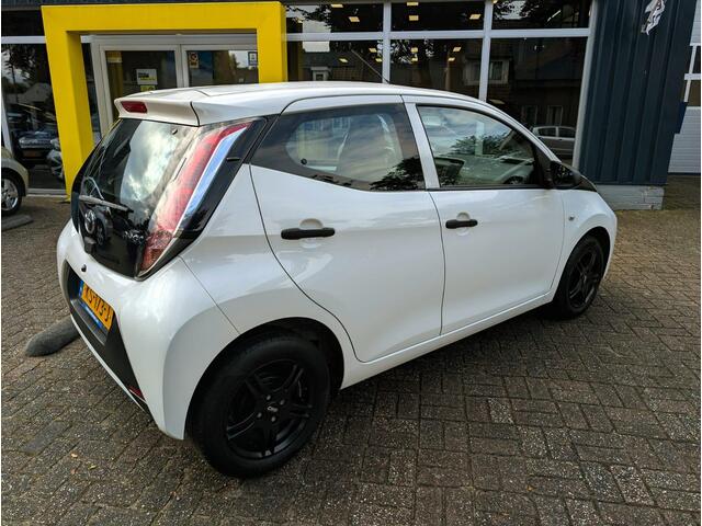 Toyota AYGO 1.0 VVT-i x-now CARPLAY All-in prijs!