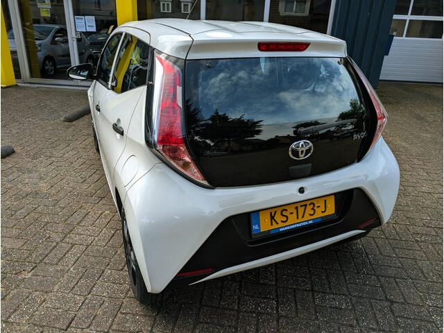 Toyota AYGO 1.0 VVT-i x-now CARPLAY All-in prijs!