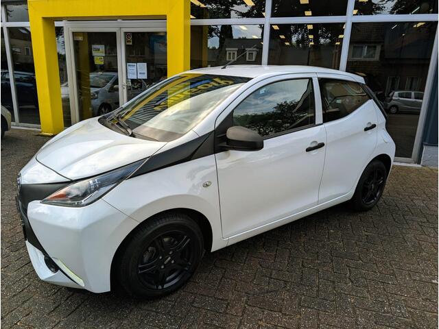 Toyota AYGO 1.0 VVT-i x-now CARPLAY All-in prijs!