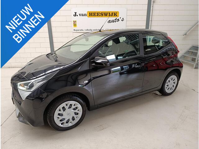 Toyota AYGO 1.0 VVT-i x-play
