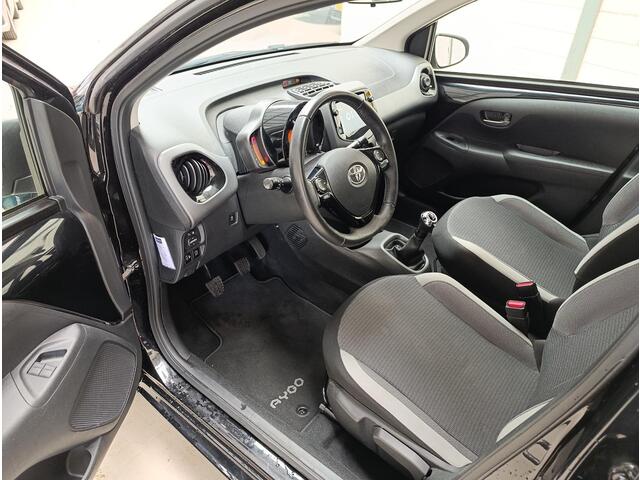 Toyota AYGO 1.0 VVT-i x-play