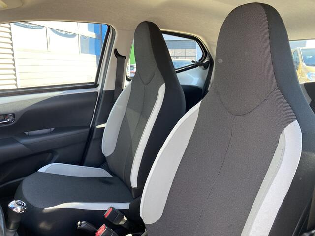 Toyota AYGO 1.0 VVT-i x-play AIRCO NAVIGATIE CRUISE BLUETOOTH LED CAMERA 57DKM