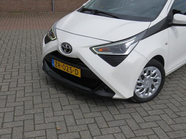 Toyota AYGO 1.0 VVT-i x-play * Rijklaarprijs incl. garantie * Airco * Cruise Controle * Carplay Android * Camera