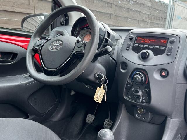 Toyota AYGO 1.0 VVT-i x-fun / Airco / Bluetooth / EL-ramen / NL