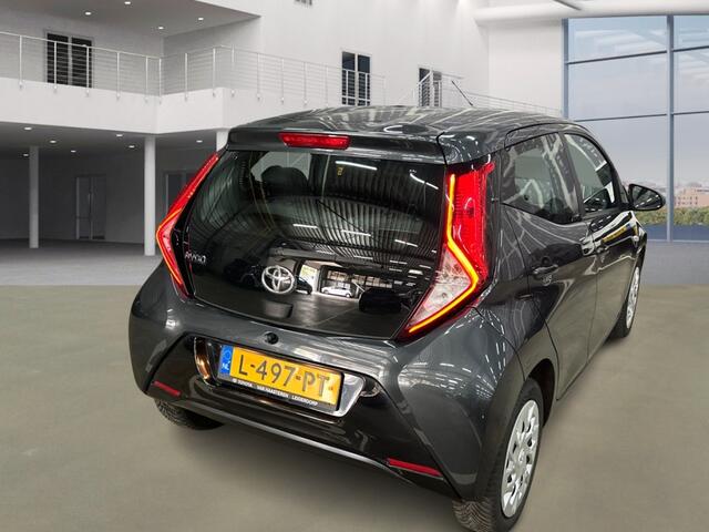 Toyota AYGO 1.0 VVT-i x-play AUT! 1e Eig! Carplay! Camera! VERWACHT!!