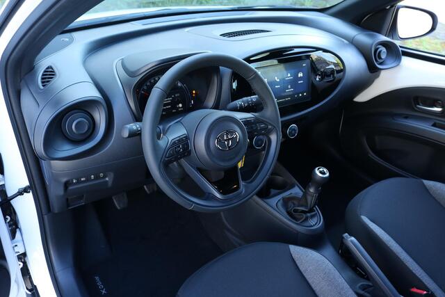 Toyota AYGO X 1.0 VVT-i MT play, Nieuw en snel leverbaar met ¤ 1.000 inruilpremie!