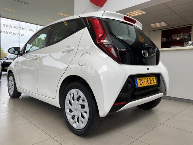 Toyota AYGO 1.0 VVT-i x-play limited, NL Auto,Navigatie, Achteruitrijcamera, Airco,Snelheidsbegrenzer, Bluetooth met Spraakbediening, LED, Multifunctioneel Stuurwiel, Elektrisch Pakket, Enz..