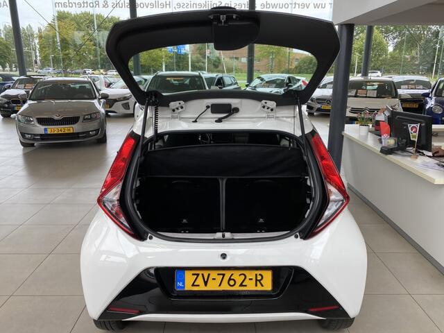 Toyota AYGO 1.0 VVT-i x-play limited, NL Auto,Navigatie, Achteruitrijcamera, Airco,Snelheidsbegrenzer, Bluetooth met Spraakbediening, LED, Multifunctioneel Stuurwiel, Elektrisch Pakket, Enz..