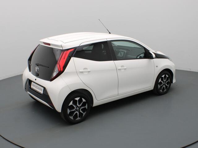 Toyota AYGO 70pk VVT-i x-joy Automaat Camera | Climate | 15" Velgen