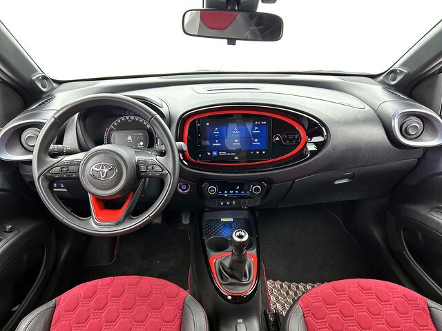 Toyota AYGO X 1.0 VVT-i MT Premium Undercover
