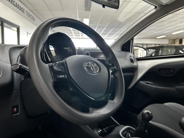 Toyota AYGO 1.0 VVT-i x-fun /5-Drs! /Airco /Elek. ramen voor /Bluetooth /AUX & USB /LED Dagrijverl. /Isofix /Armsteun.