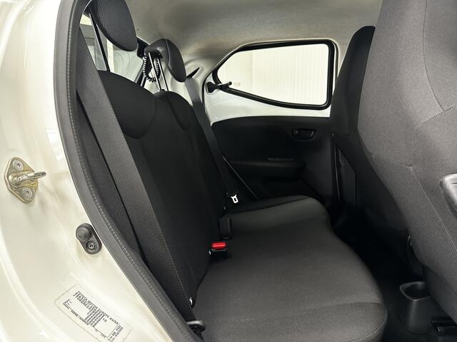 Toyota AYGO 1.0 VVT-i x-fun /5-Drs! /Airco /Elek. ramen voor /Bluetooth /AUX & USB /LED Dagrijverl. /Isofix /Armsteun.