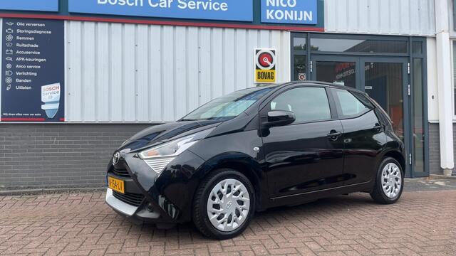 Toyota AYGO 1.0 VVT-i x-play AC, audio, Camera