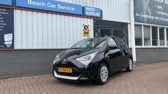 Toyota AYGO 1.0 VVT-i x-play AC, audio, Camera