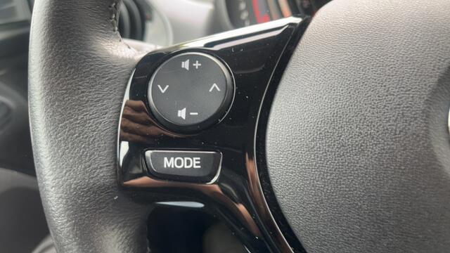 Toyota AYGO 1.0 VVT-i x-play AC, audio, Camera