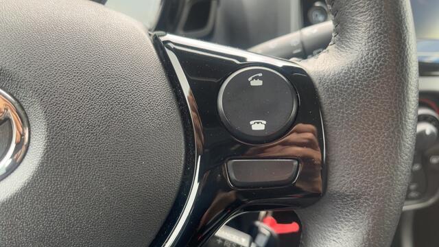 Toyota AYGO 1.0 VVT-i x-play AC, audio, Camera