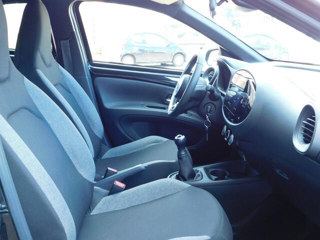 Toyota AYGO X 1.0 VVT-i MT Play