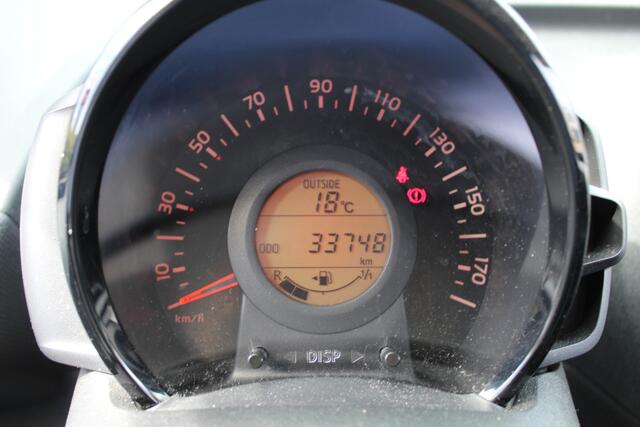 Toyota AYGO 1.0 VVT-i x | Rijklaar | Radio | Bluetooth | NAP | Dealer ondehouden | Centrale deurvergrendeling | Elektrische ramen