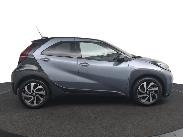 Toyota AYGO X 1.0 VVT-i MT Pulse | Nieuwe Auto | Direct Leverbaar | Persian Salt Metallic/ Zwart Dak |