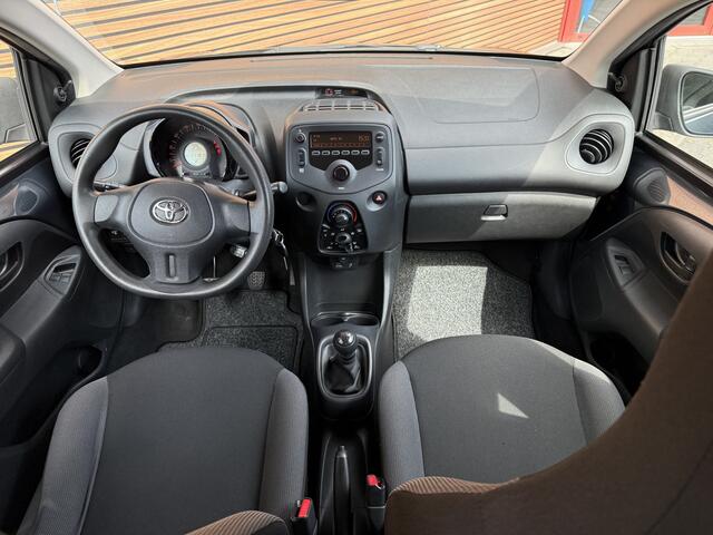 Toyota AYGO 1.0 VVT-i x-now Radio / Airco / Nette auto!