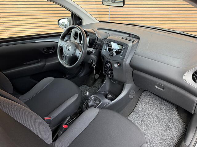 Toyota AYGO 1.0 VVT-i x-now Radio / Airco / Nette auto!