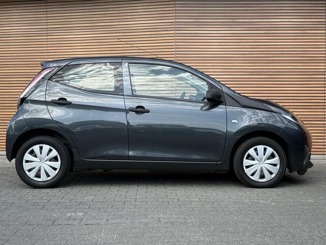 Toyota AYGO 1.0 VVT-i x-now Radio / Airco / Nette auto!