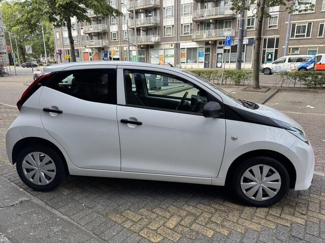 Toyota AYGO 1.0 VVT-i x-fun 51963KM! NAP | 1e Eigenaar | Airco | Led | Bluetooth | Dealeronderhouden |