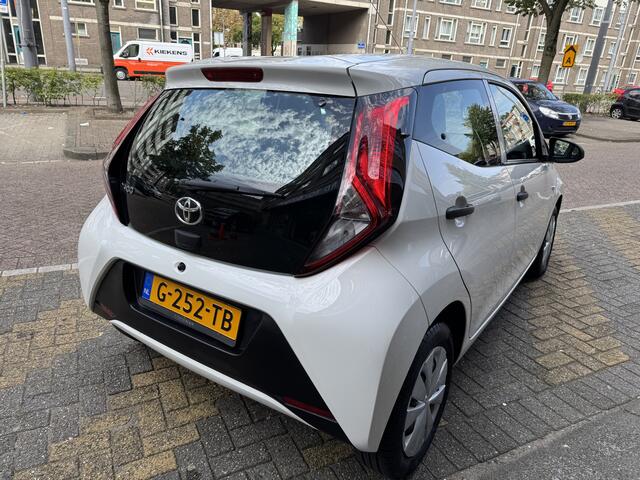 Toyota AYGO 1.0 VVT-i x-fun 51963KM! NAP | 1e Eigenaar | Airco | Led | Bluetooth | Dealeronderhouden |