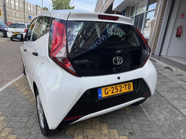 Toyota AYGO 1.0 VVT-i x-fun 51963KM! NAP | 1e Eigenaar | Airco | Led | Bluetooth | Dealeronderhouden |