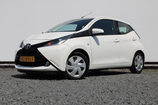 Toyota AYGO 1.0 VVT-i x-play Achteruitrijcamera, Airco, Bluetooth, Elektrische Ramen