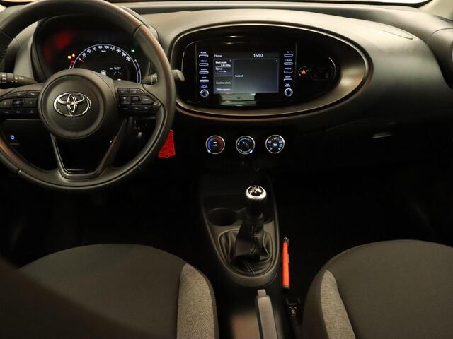 Toyota AYGO X 1.0 VVT-i MT Play - ORIGINEEL NEDERLANDSE AUTO - APPLE CARPLAY/ ANDROID AUTO - ACHTERUITRIJ CAMERA - ADAPTIVE CRUISE CONTROL - DAB+ RADIO - LANE ASSIST