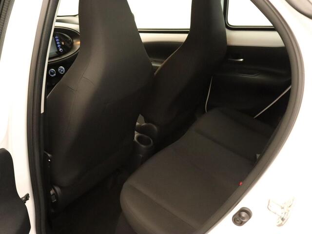 Toyota AYGO X 1.0 VVT-i MT Play - ORIGINEEL NEDERLANDSE AUTO - APPLE CARPLAY/ ANDROID AUTO - ACHTERUITRIJ CAMERA - ADAPTIVE CRUISE CONTROL - DAB+ RADIO - LANE ASSIST