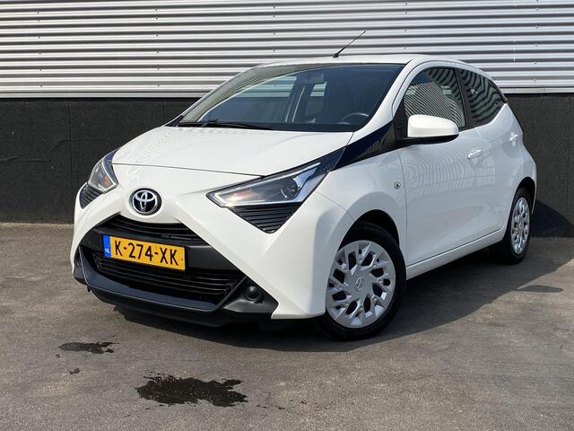 Toyota AYGO 1.0 VVT-i x-play Apple carplay en/of Android auto Navigatie, Achteruitrijcamera, Nederlandse auto, BTW-auto