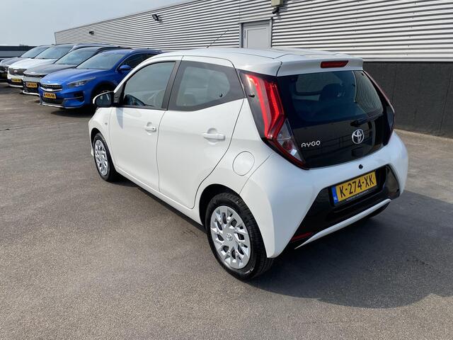 Toyota AYGO 1.0 VVT-i x-play Apple carplay en/of Android auto Navigatie, Achteruitrijcamera, Nederlandse auto, BTW-auto