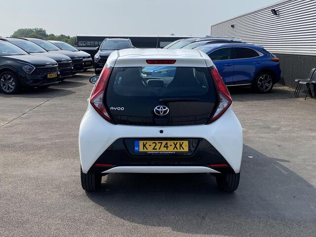 Toyota AYGO 1.0 VVT-i x-play Apple carplay en/of Android auto Navigatie, Achteruitrijcamera, Nederlandse auto, BTW-auto