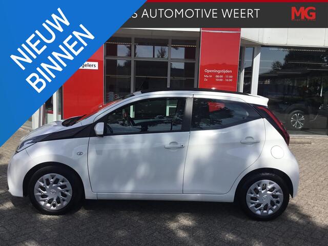 Toyota AYGO 1.0 VVT-i x-play limited