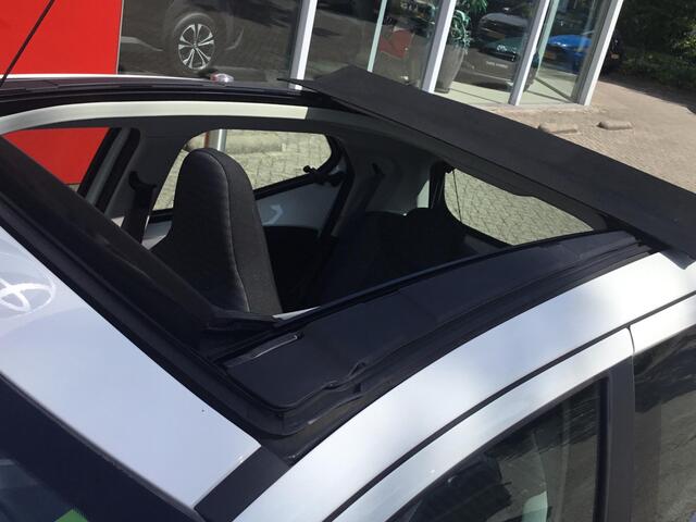 Toyota AYGO 1.0 VVT-i x-play limited
