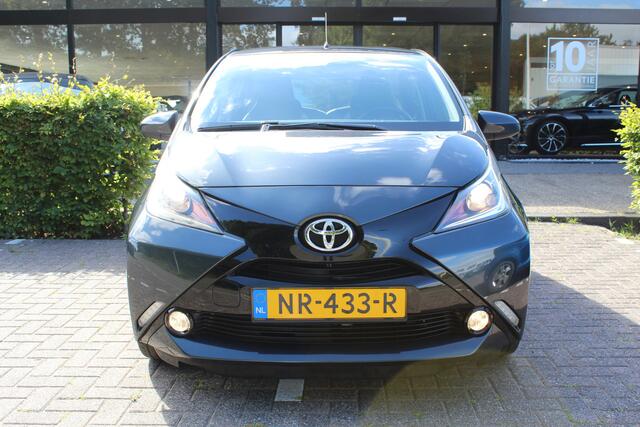 Toyota AYGO 1.0 VVT-i x-play | Rijklaar | Navi | Airco | Camera | N.A.P. | 1e Eigenaar