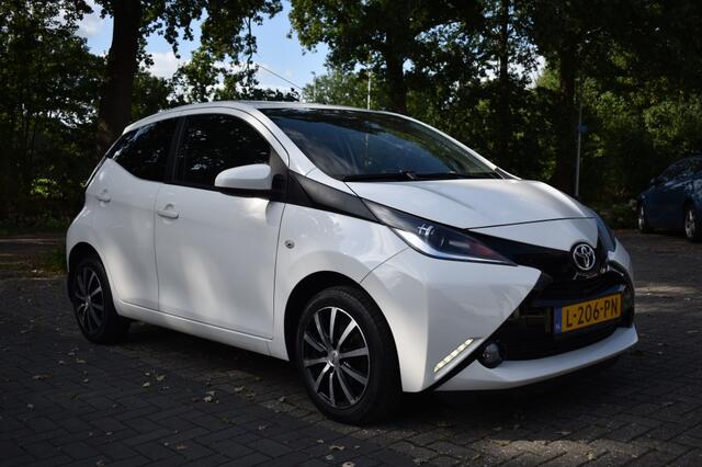 Toyota AYGO 1.0 VVT-i x-sport AIRCO CAMERA LMV BLUETOOTH