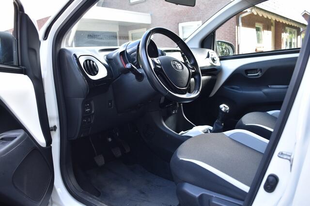 Toyota AYGO 1.0 VVT-i x-sport AIRCO CAMERA LMV BLUETOOTH